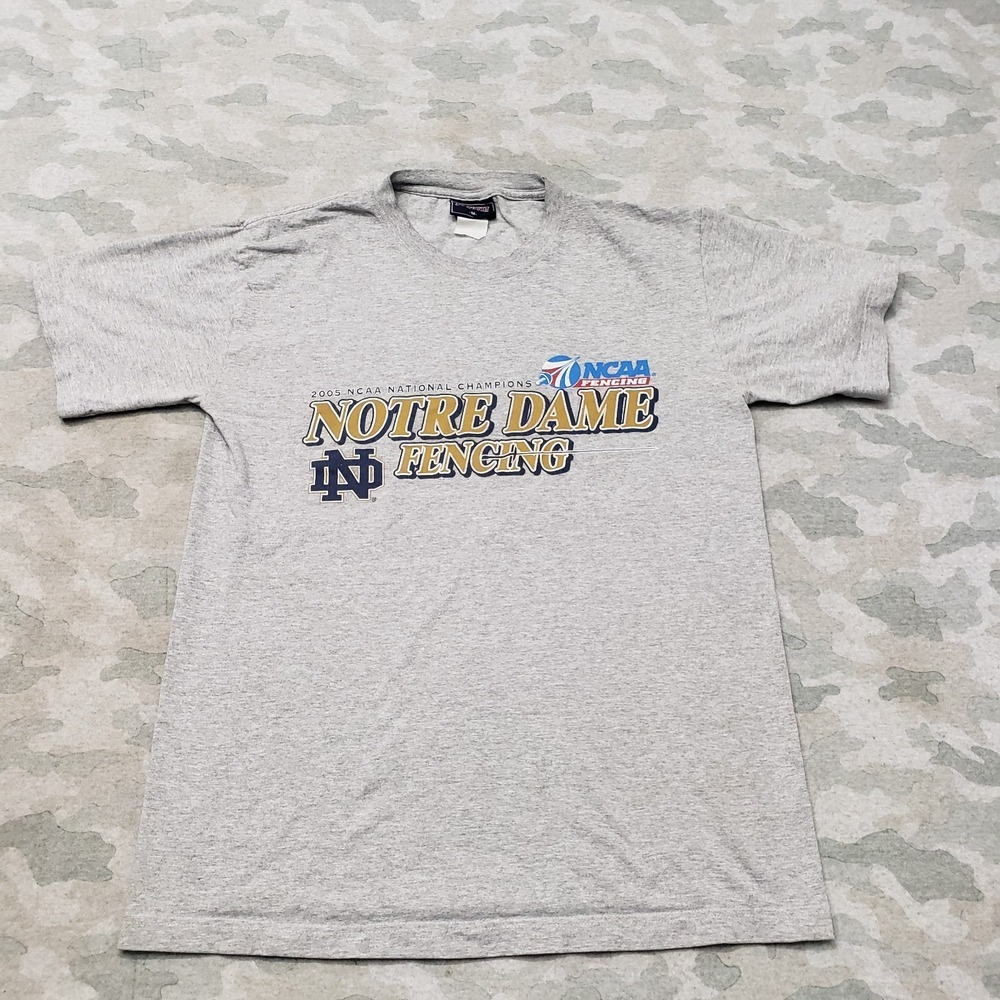 VTG Notre Dame NCAA Shirt Mens Medium Gray Fencing Jansport Short Sleeve